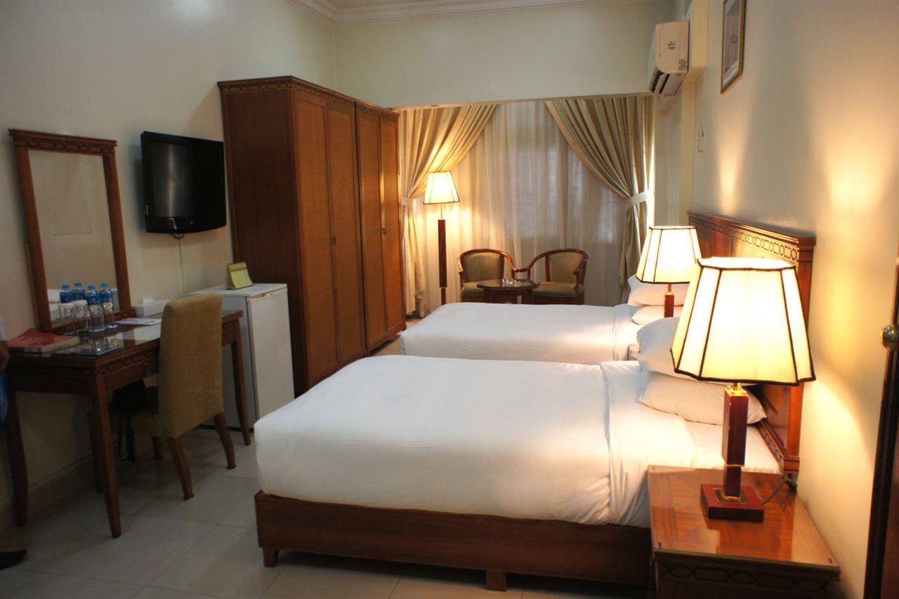 Al Muntazah Plaza Hotel Doha Bagian luar foto
