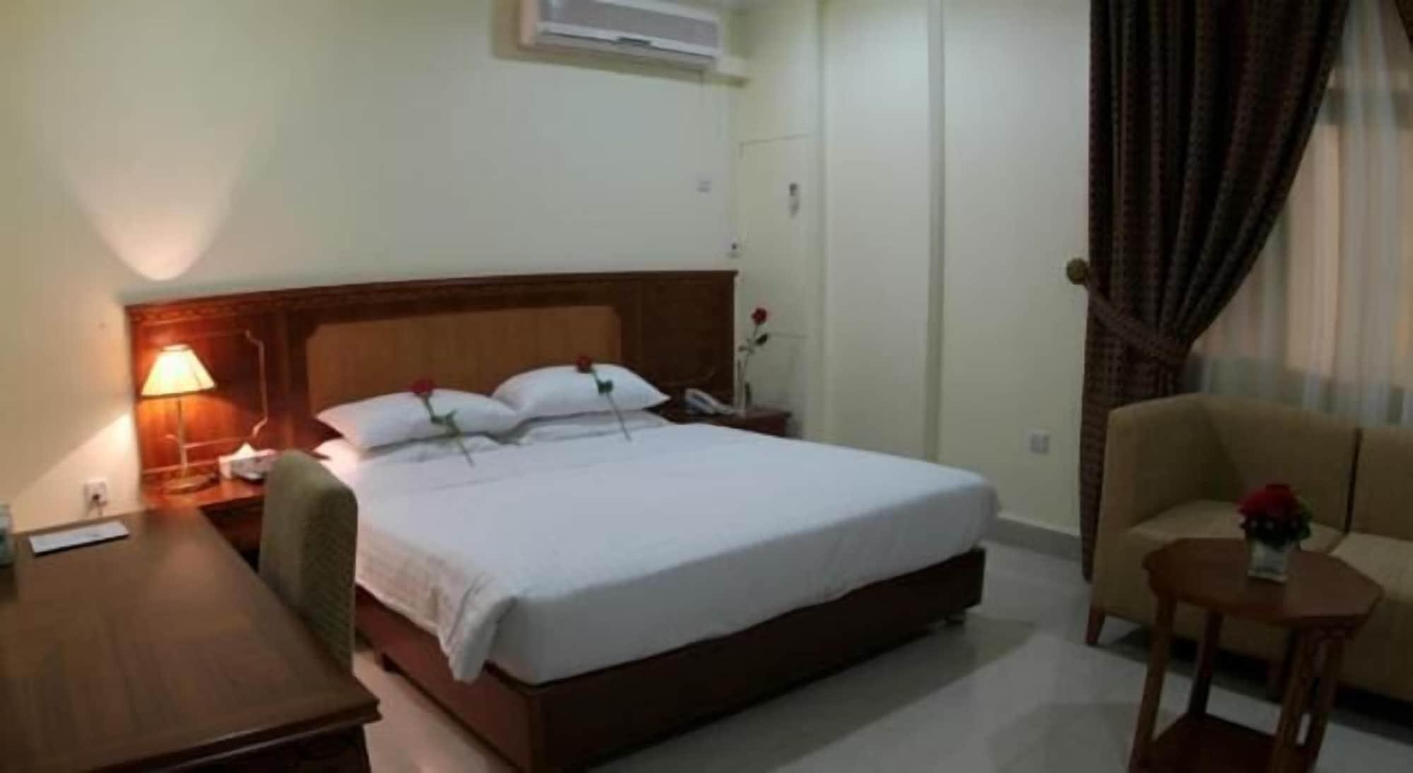 Al Muntazah Plaza Hotel Doha Bagian luar foto