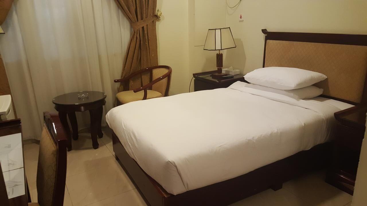 Al Muntazah Plaza Hotel Doha Bagian luar foto