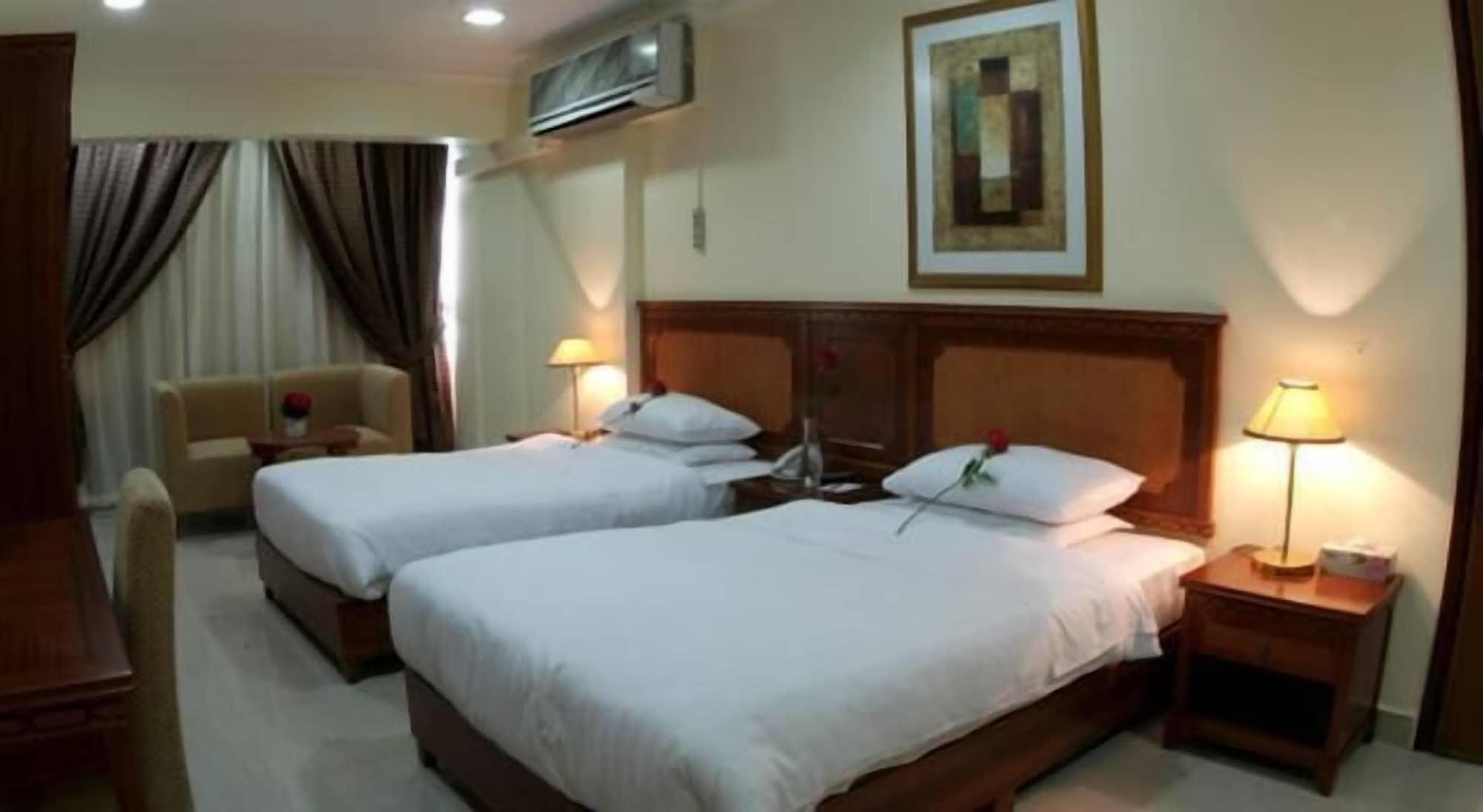 Al Muntazah Plaza Hotel Doha Ruang foto