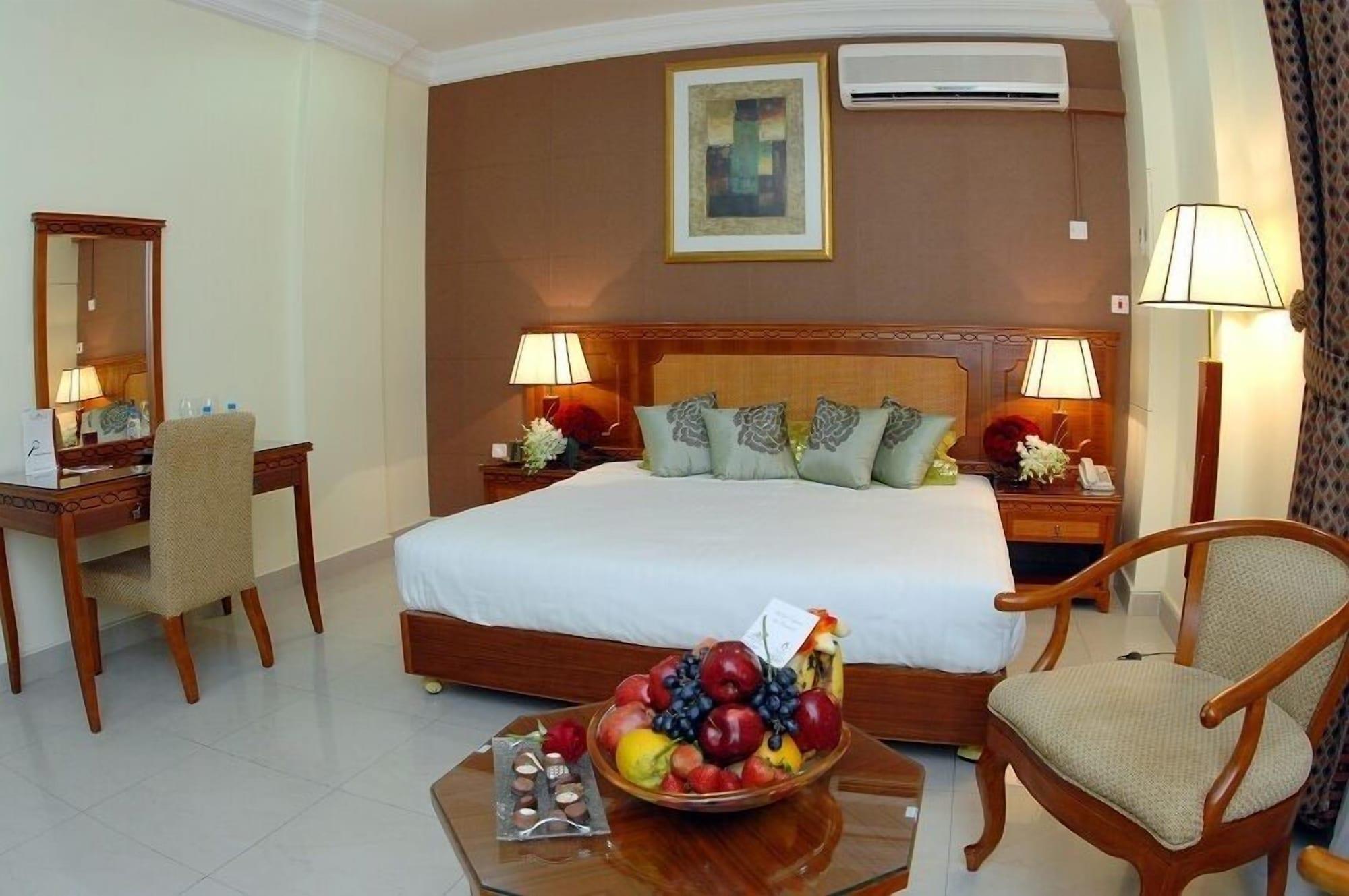 Al Muntazah Plaza Hotel Doha Bagian luar foto