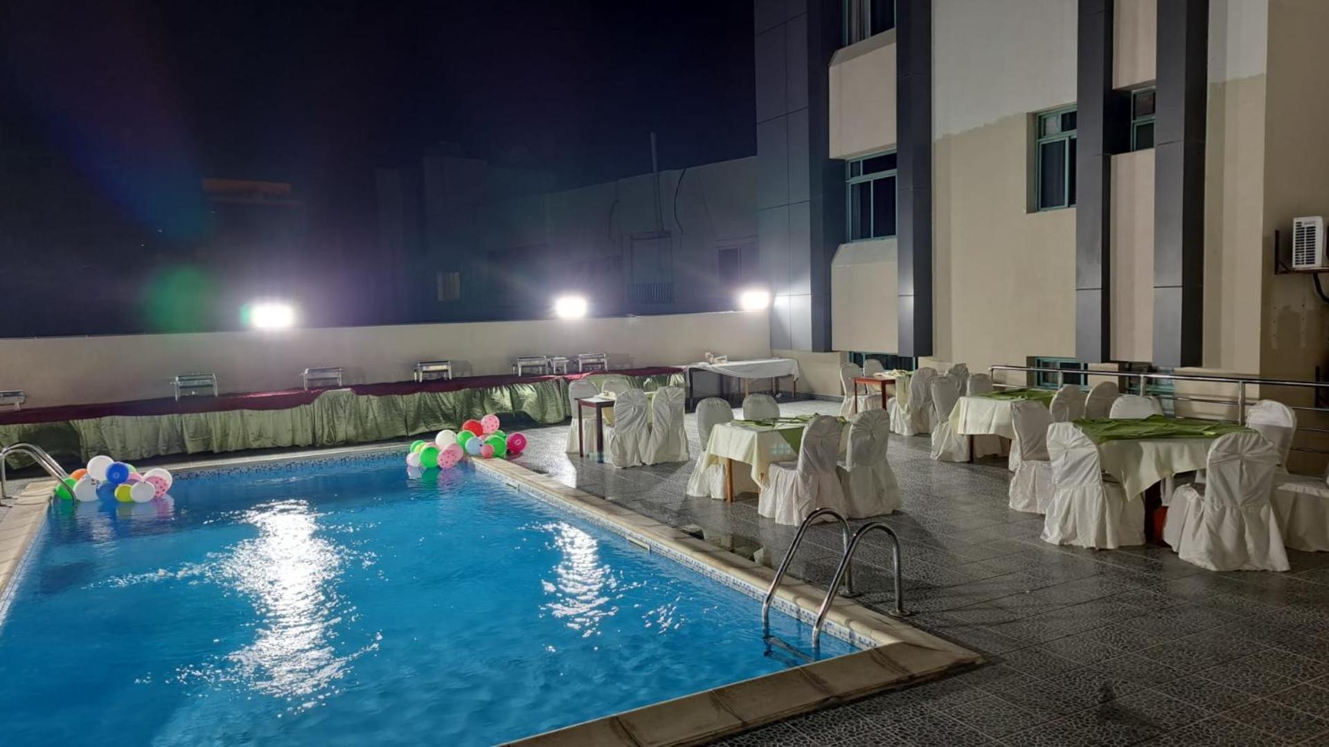 Al Muntazah Plaza Hotel Doha Bagian luar foto