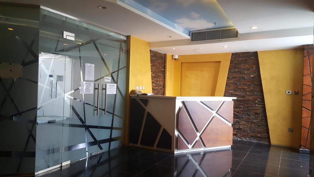 Al Muntazah Plaza Hotel Doha Bagian luar foto