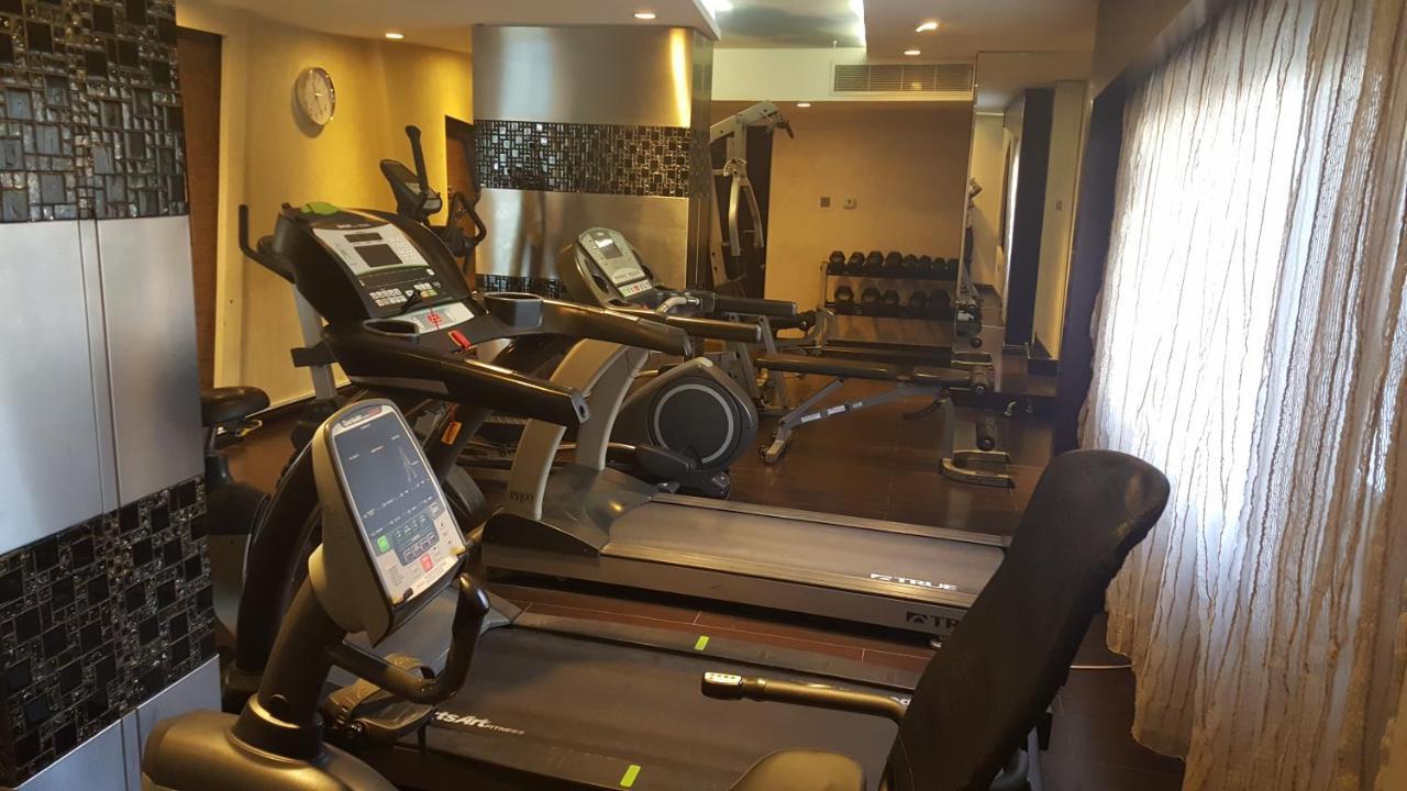 Al Muntazah Plaza Hotel Doha Bagian luar foto