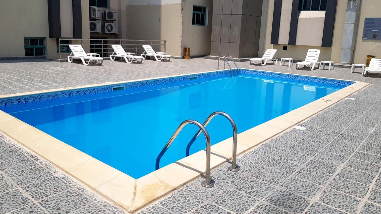 Al Muntazah Plaza Hotel Doha Bagian luar foto