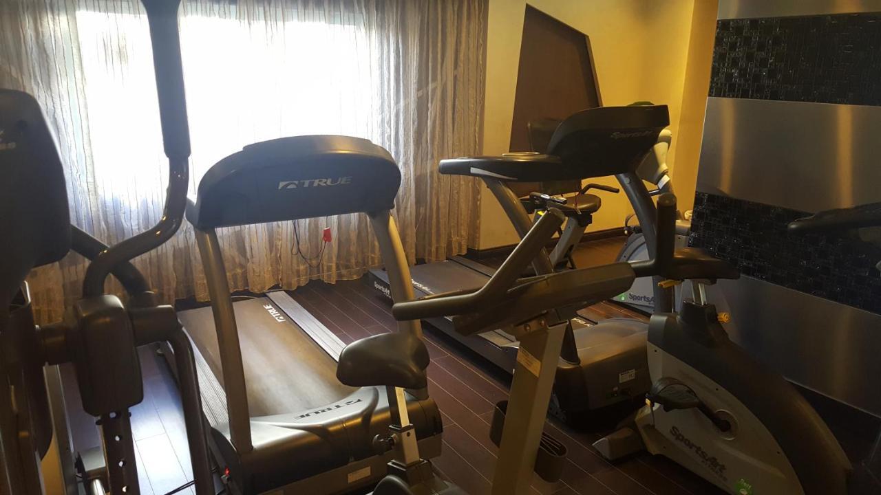 Al Muntazah Plaza Hotel Doha Bagian luar foto