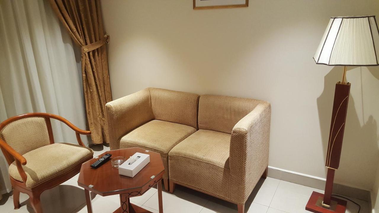 Al Muntazah Plaza Hotel Doha Bagian luar foto