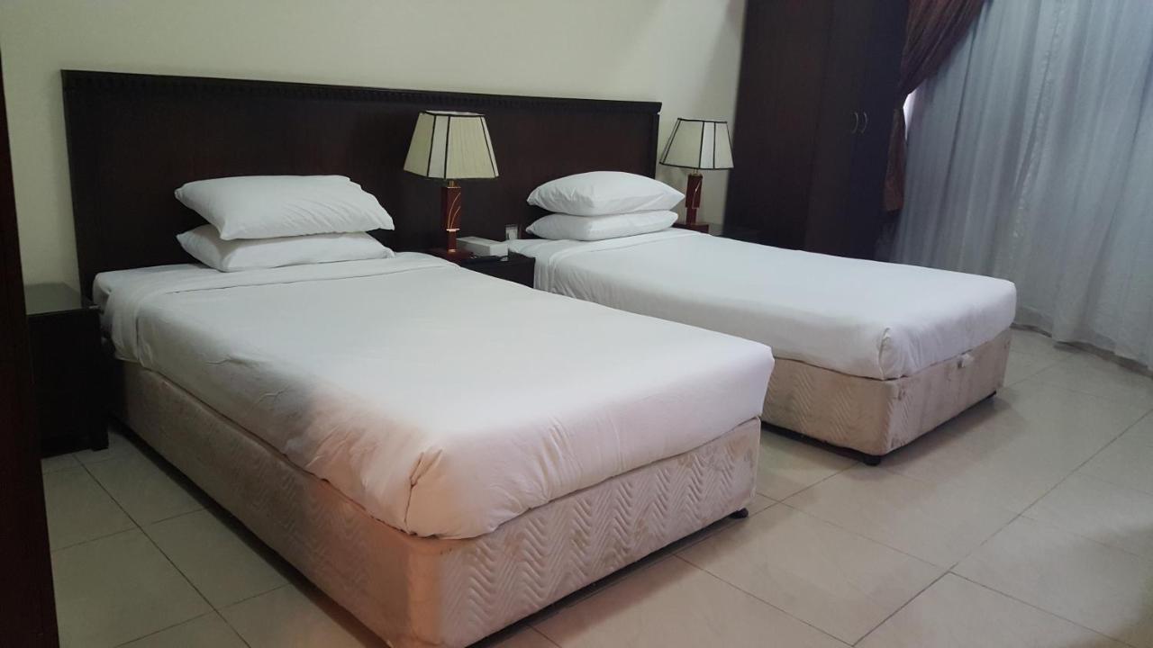 Al Muntazah Plaza Hotel Doha Bagian luar foto